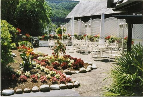 Hotel Zum Weissen Stein Kirchen  Екстериор снимка