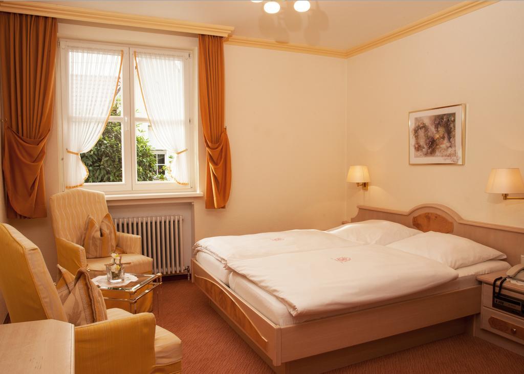 Hotel Zum Weissen Stein Kirchen  Стая снимка